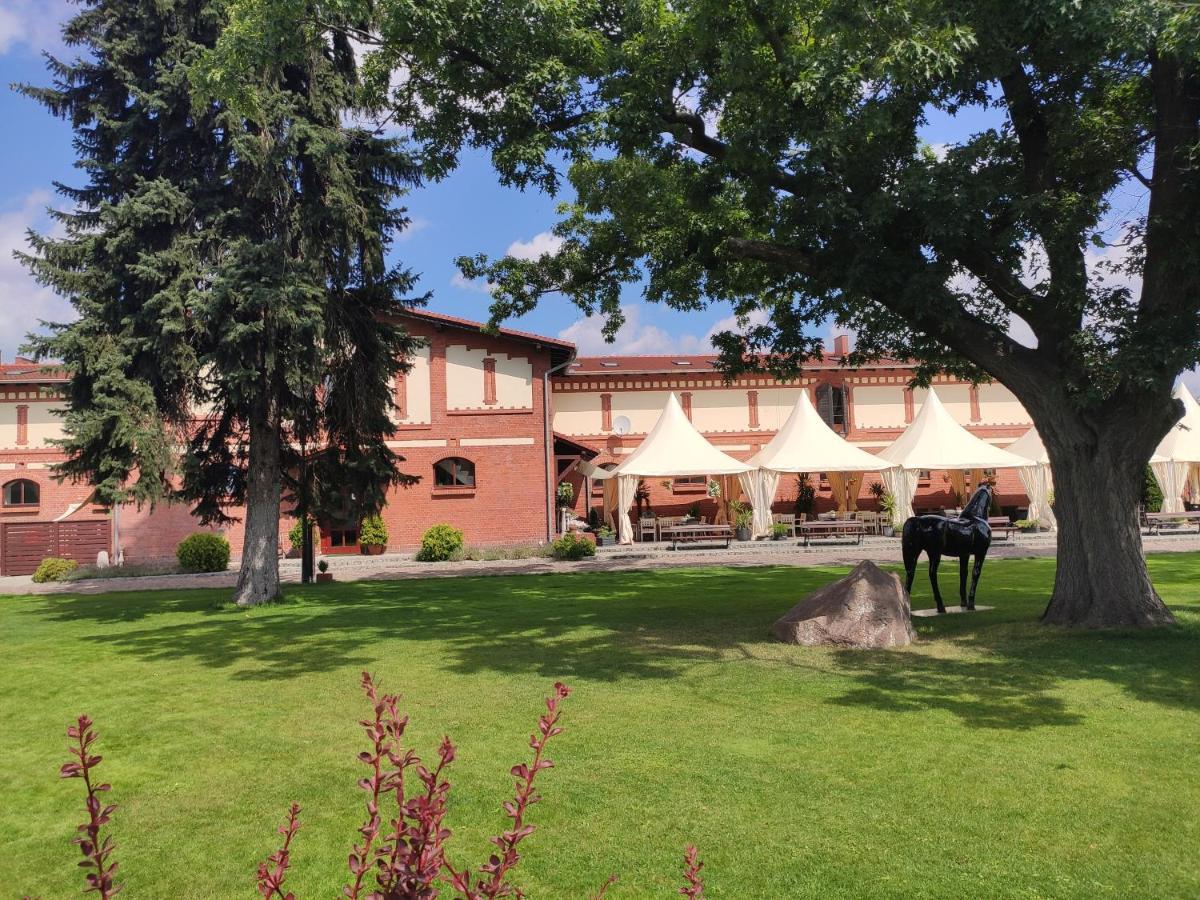 Hotel Sandro Silver & Spichlerz Antoniny Лешно Екстер'єр фото