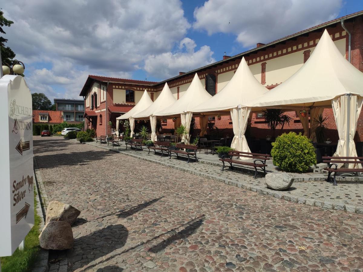 Hotel Sandro Silver & Spichlerz Antoniny Лешно Екстер'єр фото