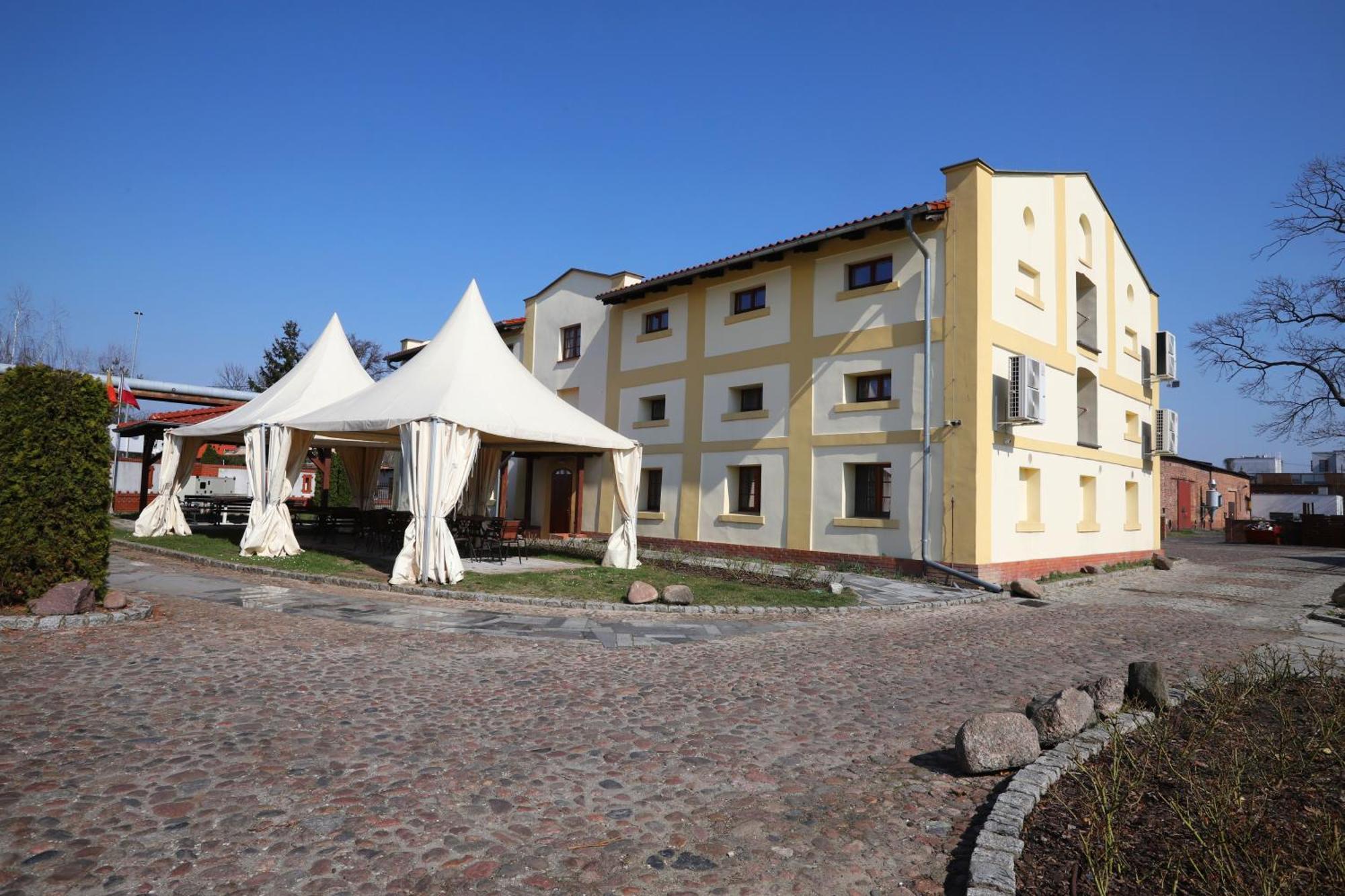 Hotel Sandro Silver & Spichlerz Antoniny Лешно Екстер'єр фото