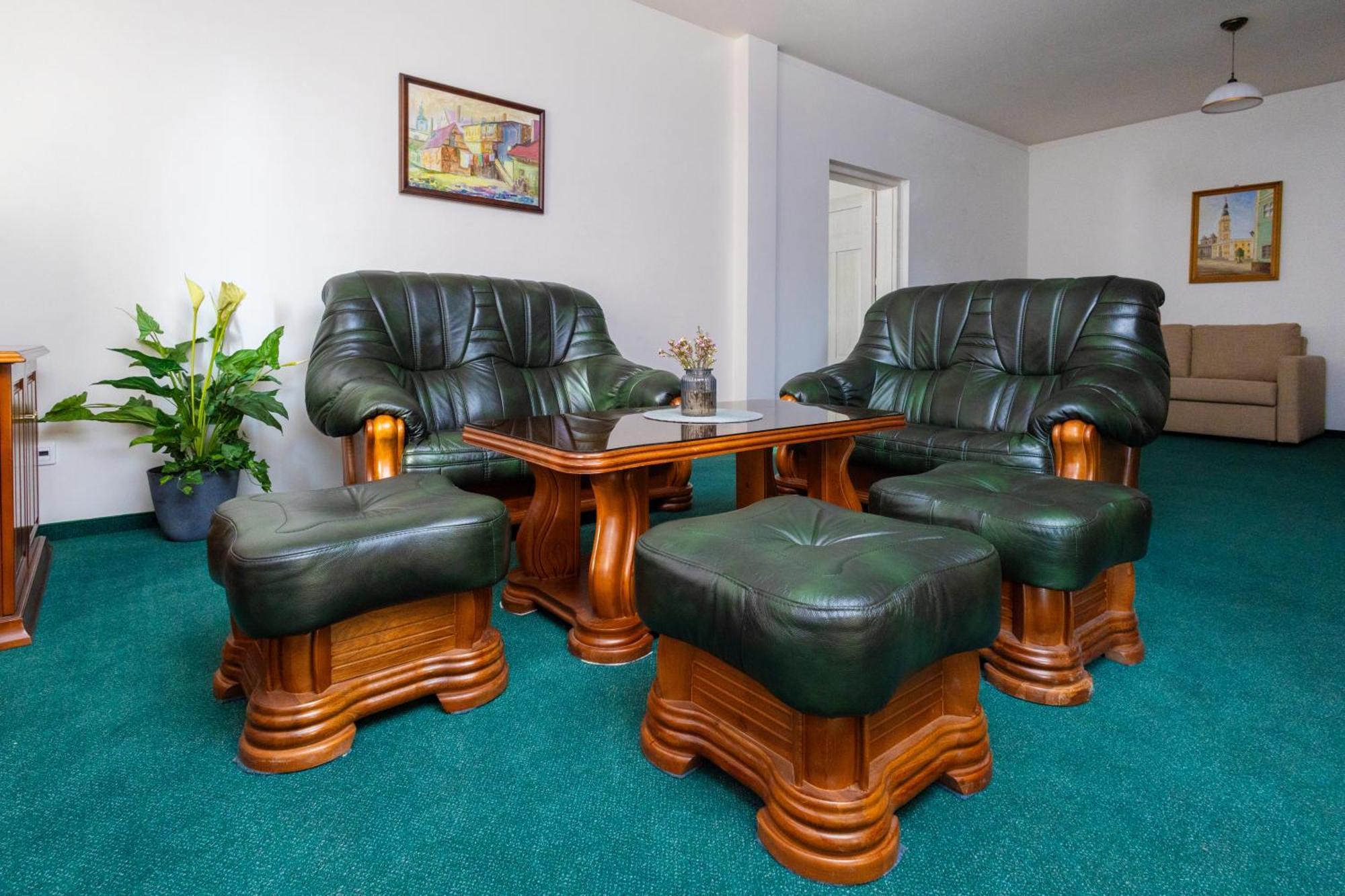 Hotel Sandro Silver & Spichlerz Antoniny Лешно Екстер'єр фото