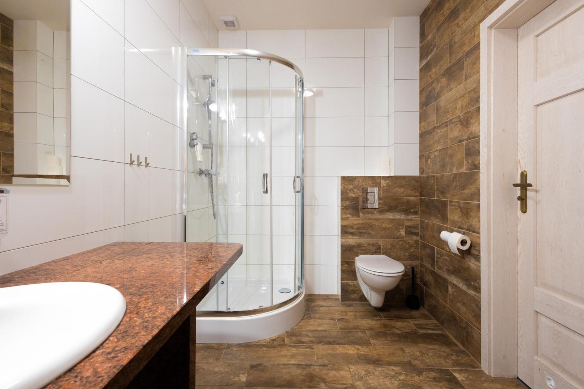 Hotel Sandro Silver & Spichlerz Antoniny Лешно Екстер'єр фото