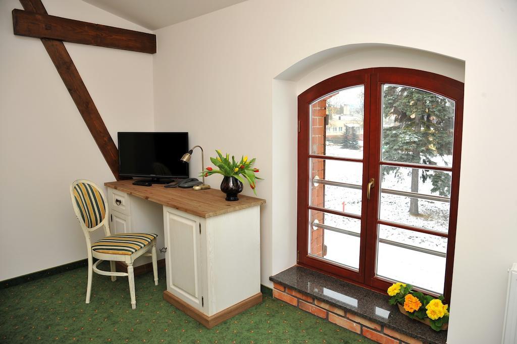 Hotel Sandro Silver & Spichlerz Antoniny Лешно Номер фото