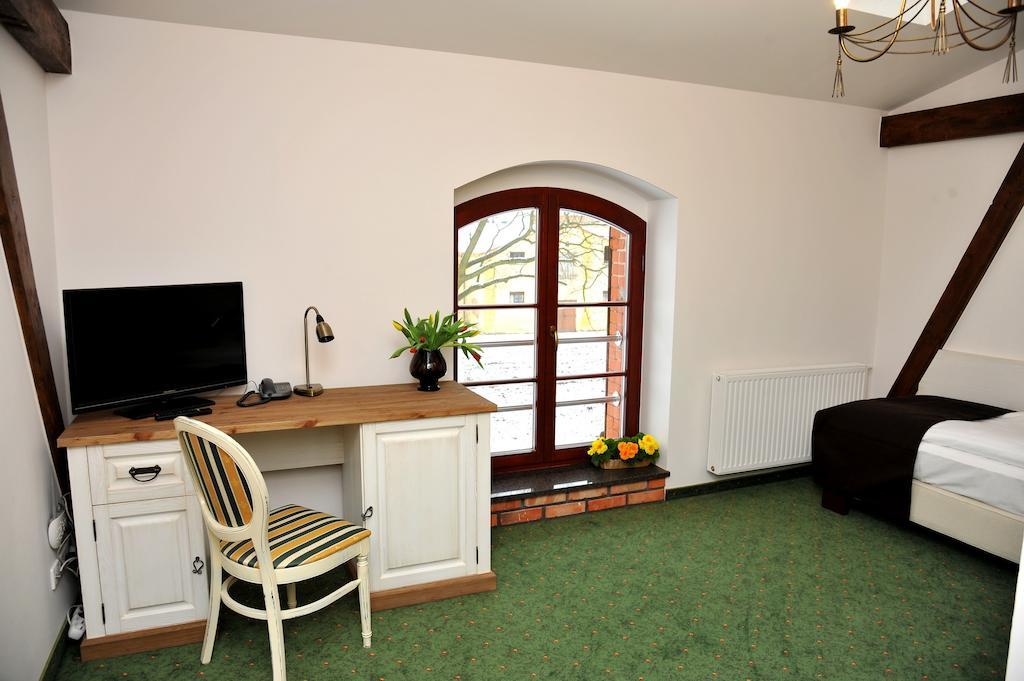 Hotel Sandro Silver & Spichlerz Antoniny Лешно Номер фото